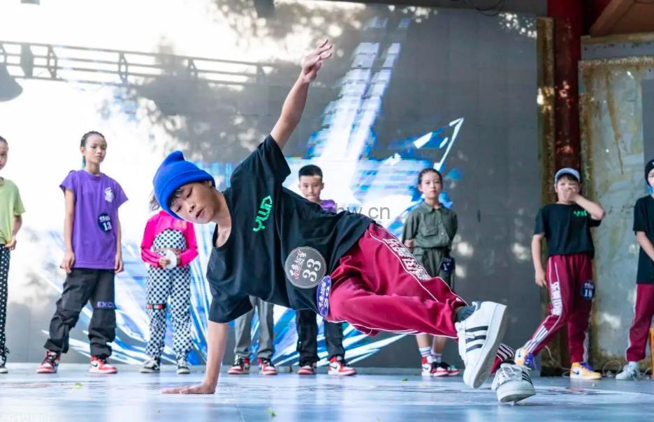 《凯叔少年街舞学习课程》共15讲 视频课程