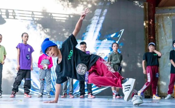 《凯叔少年街舞学习课程》共15讲 视频课程