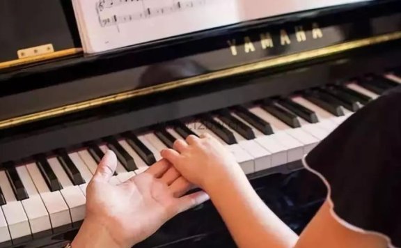 《鑫然学琴,不可错过的钢琴技巧大师课》 共29集 视频课程